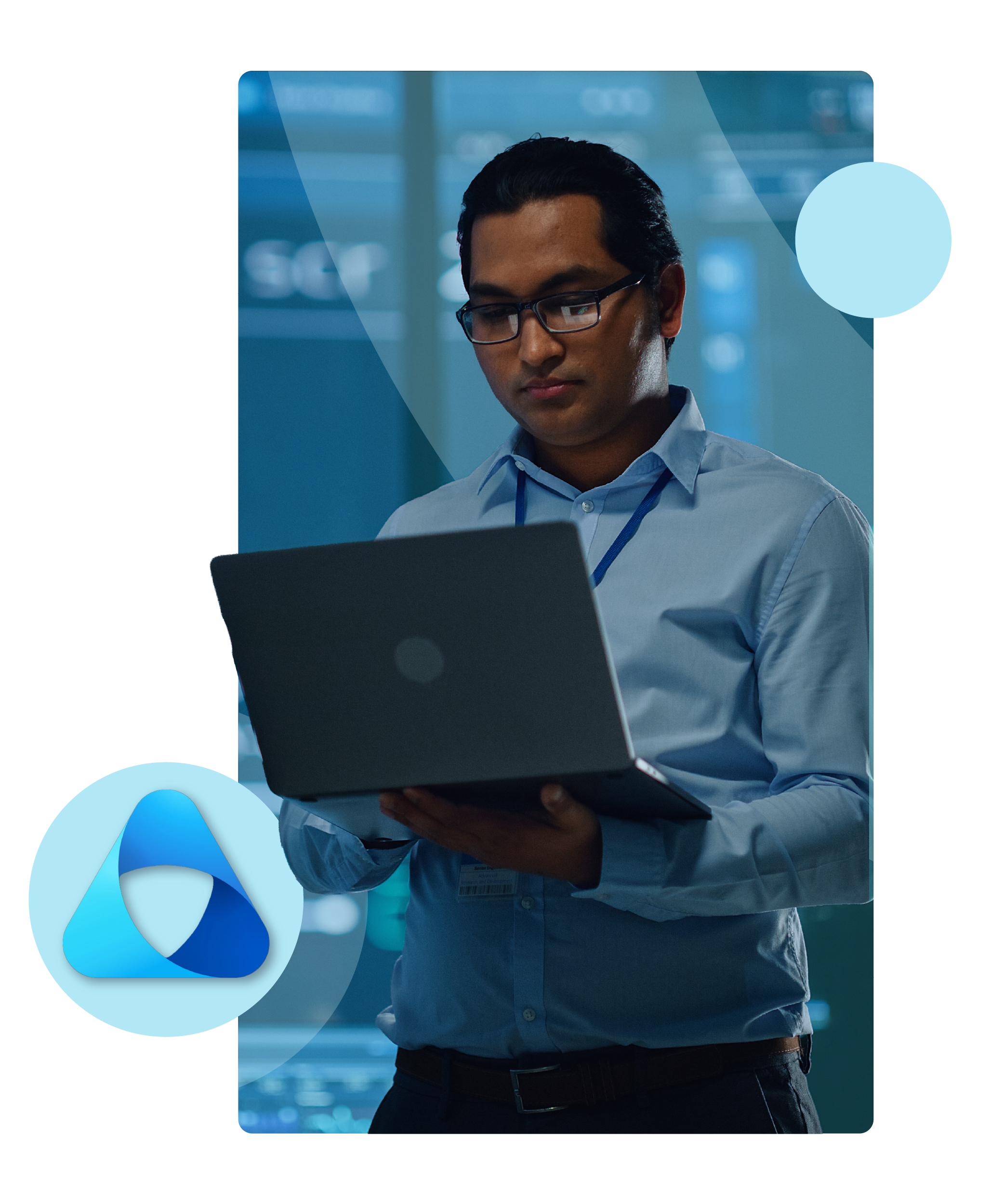 Hero Image Microsoft Purview Data Governance - man with laptop works in a data center